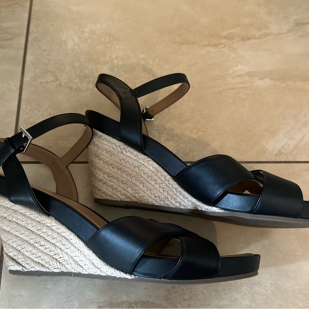 Black Wedge Aerosoles Sandals - Picture 2 of 4